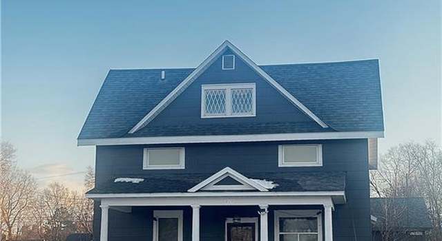 Photo of 827 Broadway St, Eau Claire, WI 54703