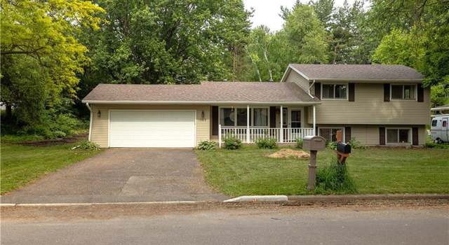 Photo of 1003 Primrose Ln, Altoona, WI 54720