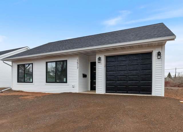 Property at 1517 Ohio Ave, Superior, WI 54880, 2 beds, 1 bath