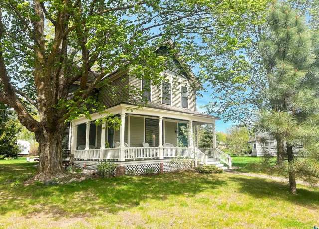 Property at 303 E 5th St, Washburn, WI 54891, 4 beds, 2 baths