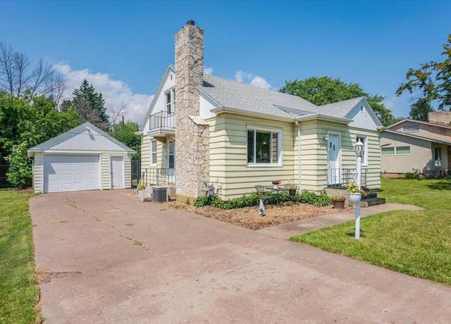 Property at 19 Royalton Rd, Superior, WI 54880, 3 beds, 2 baths