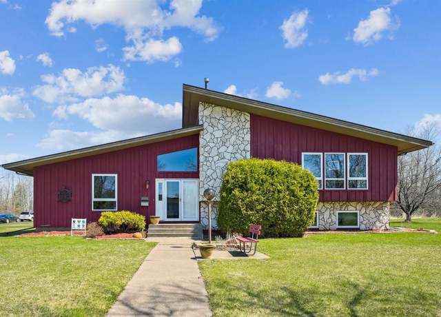 Property at 1505 E 10th St, Superior, WI 54880, 3 beds, 2 baths