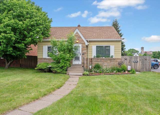 Property at 1310 Hammond Ave, Superior, WI 54880, 3 beds, 1 bath