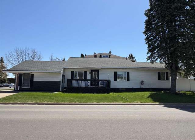 Property at 601 Beaser Ave, Ashland, WI 54806, 3 beds, 1 bath