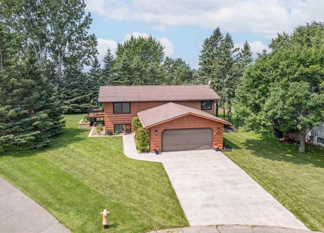 Property at 3111 Hughitt Ave, Superior, WI 54880, 5 beds, 3 baths