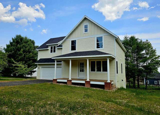 Property at 2 S 8th St, Bayfield, WI 54814, 4 beds, 2.5 baths