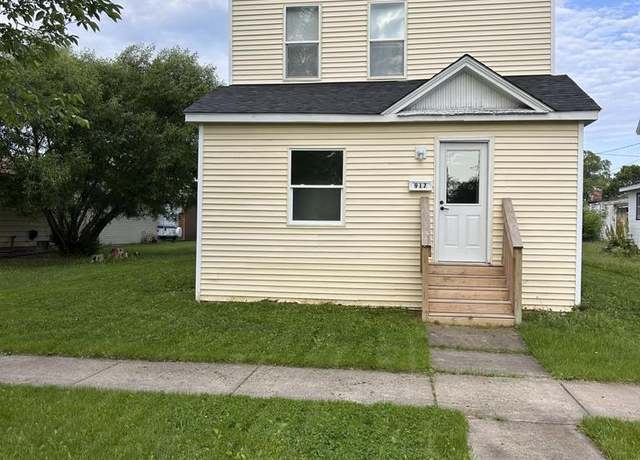 Property at 917 Beaser Ave, Ashland, WI 54806, 3 beds, 2 baths