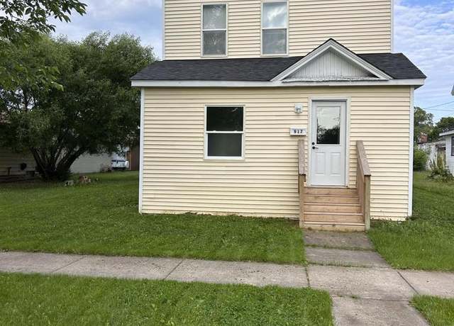 Property at 917 Beaser Ave, Ashland, WI 54806, 3 beds, 2 baths
