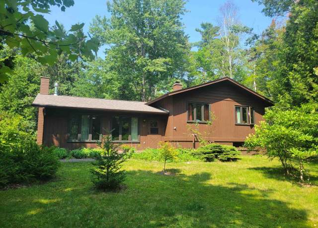 Property at 501 W 12th St, Washburn, WI 54891, 3 beds, 1.5 baths