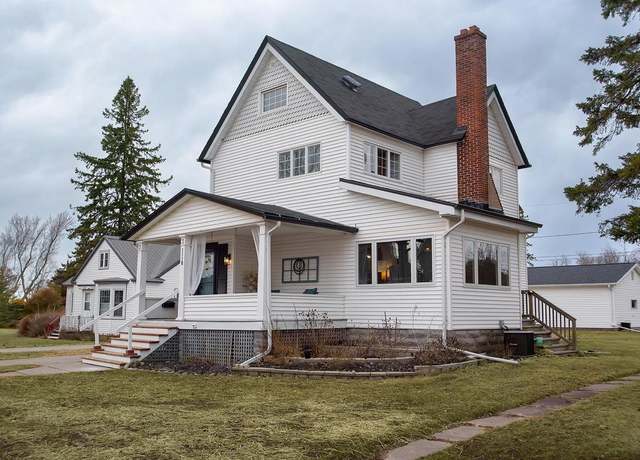 Property at 1118 Chapple Ave, Ashland, WI 54806, 4 beds, 1.5 baths