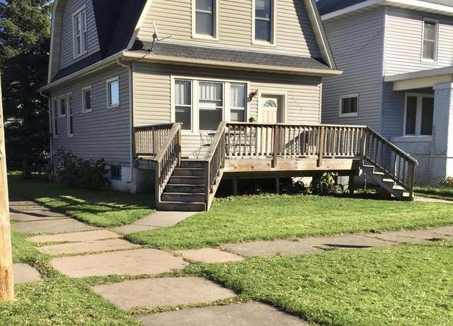 Property at 1902 Baxter Ave, Superior, WI 54880, 3 beds, 1 bath