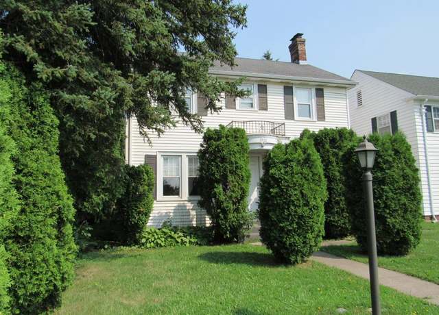 Property at 1910 Cumming Ave, Superior, WI 54880, 3 beds, 1 bath