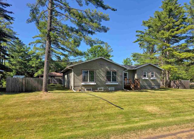 Property at 601 W 7th St, Washburn, WI 54891, 3 beds, 2 baths