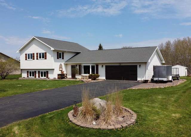 Property at 1815 E 11th St, Superior, WI 54880, 4 beds, 2.5 baths