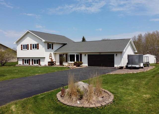 Property at 1815 E 11th St, Superior, WI 54880, 4 beds, 2.5 baths