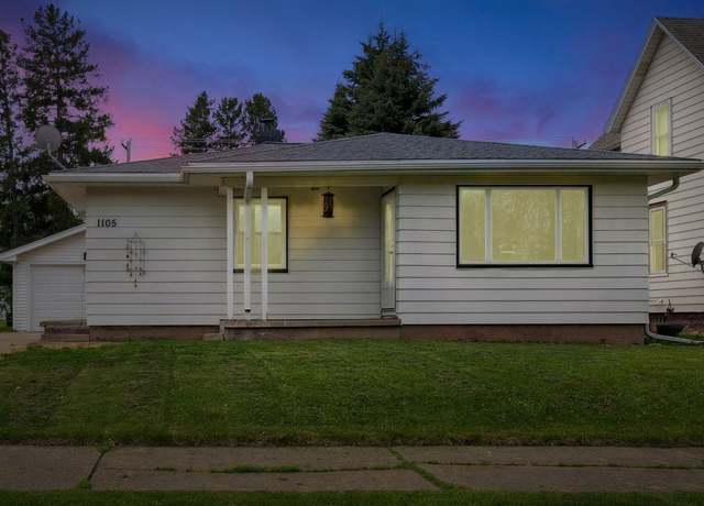 Property at 1105 9th Ave W, Ashland, WI 54806, 3 beds, 1 bath
