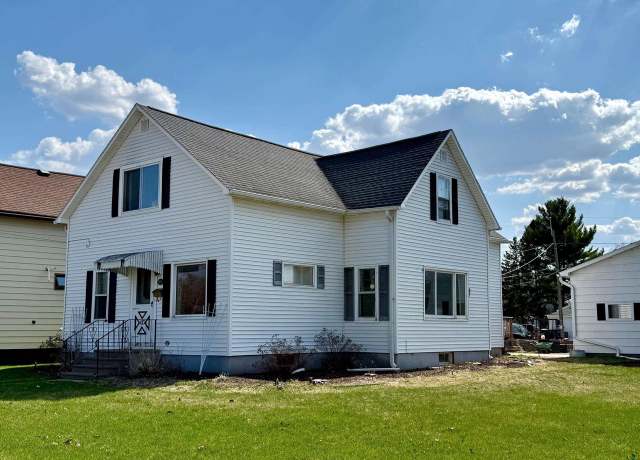 Property at 413 E 14th Ave, Ashland, WI 54806, 5 beds, 1.5 baths
