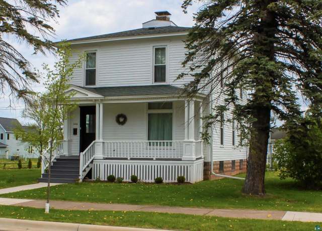 Property at 922 Vaughn Ave, Ashland, WI 54806, 4 beds, 2.5 baths