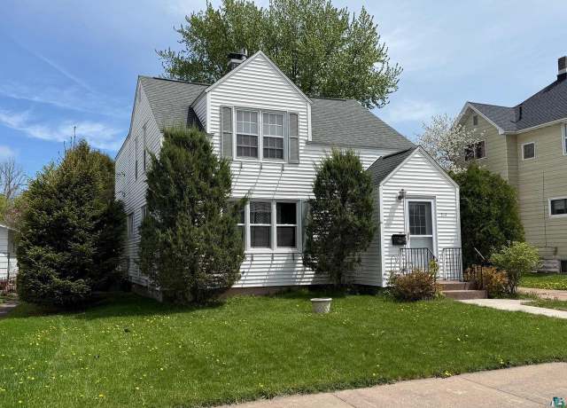 Property at 514 W 9th Ave, Ashland, WI 54806, 3 beds, 1.5 baths