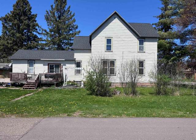 Property at 723 Vaughn Ave, Ashland, WI 54806, 3 beds, 1.5 baths