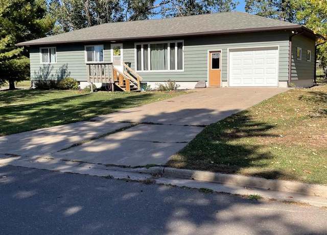 Property at 829 W Pine St, Washburn, WI 54891, 4 beds, 2 baths