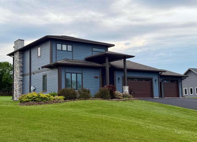 Property at 2812 Fellman Dr, Ashland, WI 54806, 5 beds, 4.5 baths