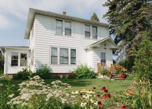 Property at 921 Ellis Ave, Ashland, WI 54806, 4 beds, 2 baths