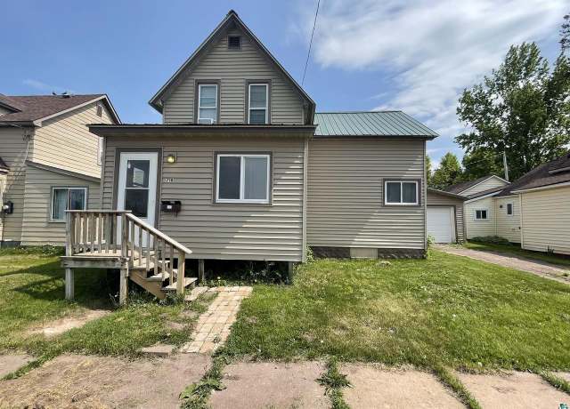 Property at 718 4th St E, Ashland, WI 54806, 3 beds, 1 bath