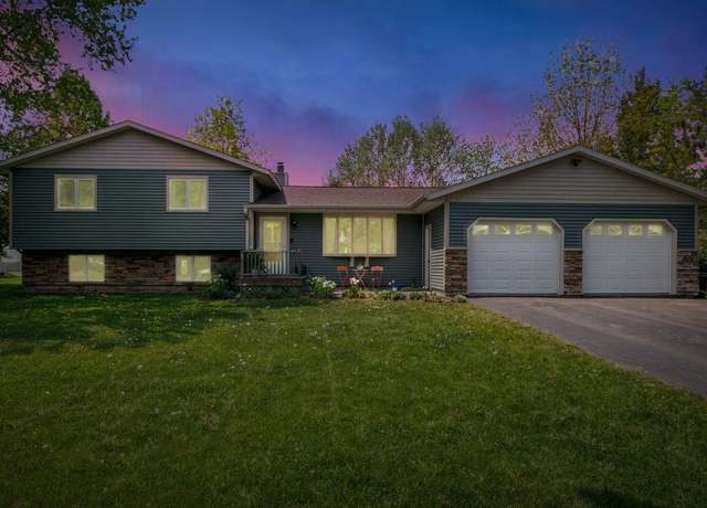 Property at 1505 10th Ave W, Ashland, WI 54806, 3 beds, 2 baths
