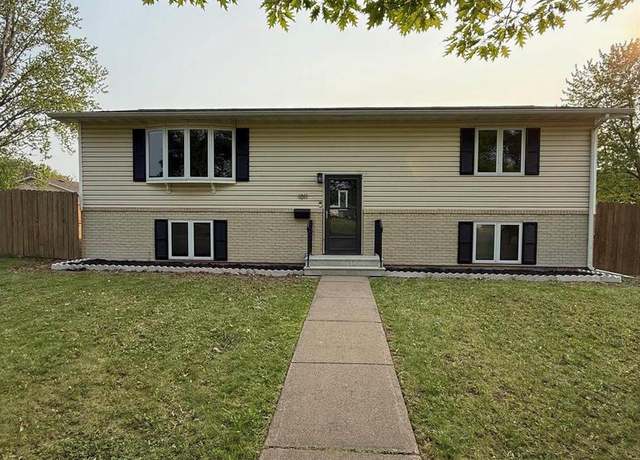 Property at 1011 Willis Ave, Ashland, WI 54806, 4 beds, 2 baths