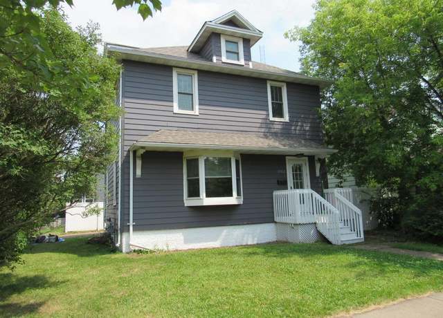 Property at 1902 Lamborn Ave, Superior, WI 54880, 3 beds, 1 bath