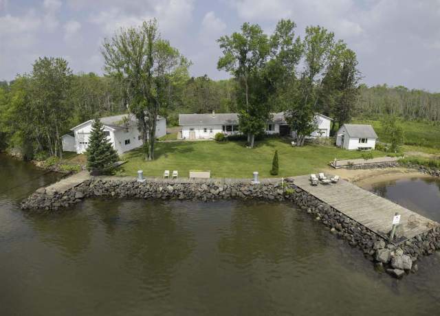 Property at 6431 Summit Ave, Washburn, WI 54891, 3 beds, 1.5 baths