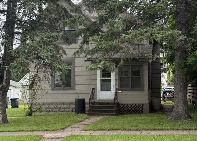 Property at 514 11th Ave W, Ashland, WI 54806, 3 beds, 2 baths