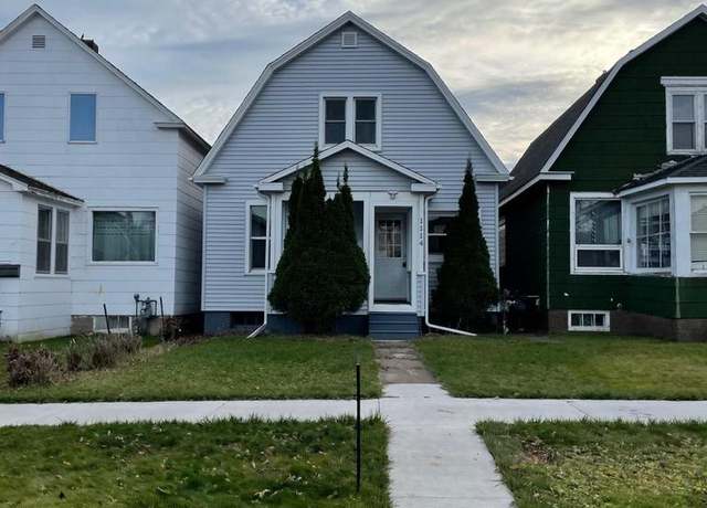 Property at 1114 Lincoln St, Superior, WI 54880, 4 beds, 1.5 baths