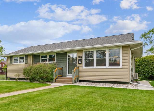 Property at 1328 E 6th St, Superior, WI 54880, 3 beds, 1.5 baths