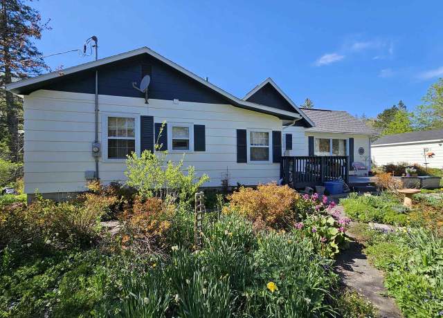 Property at 410 E Bayfield St, Washburn, WI 54891, 2 beds, 1 bath