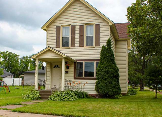 Property at 1122 6th St W, Ashland, WI 54806, 4 beds, 1 bath