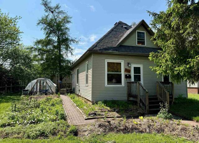 Property at 2605 Hughitt Ave, Superior, WI 54880, 3 beds, 1 bath