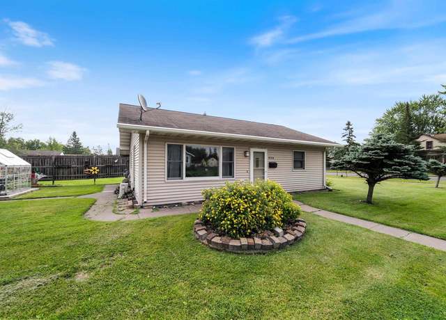 Property at 5728 Hughitt Ave, Superior, WI 54880, 2 beds, 1 bath