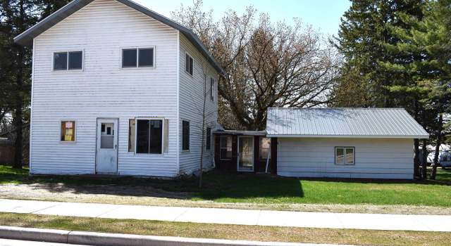 Photo of 834 W Bayfield St, Washburn, WI 54891