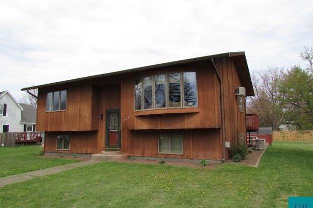 2621 E 4th St Superior Wi 54880 Mls 6075376 Redfin