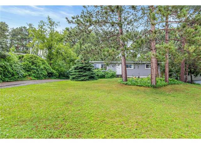 Property at 730 10th St, Hudson, WI 54016, 4 beds, 2 baths