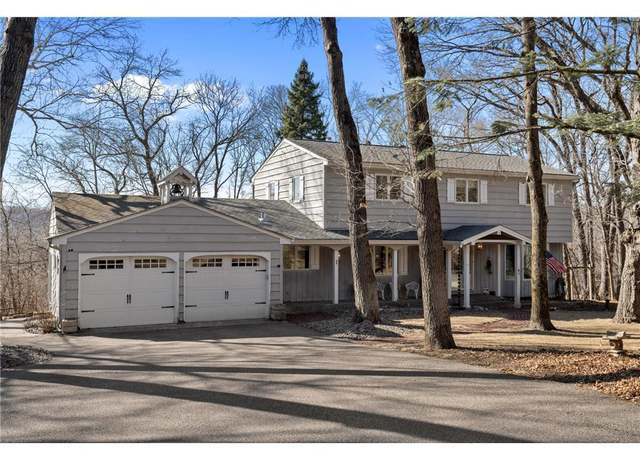 Property at 989 Priester Ln, Hudson, WI 54016, 4 beds, 2.5 baths