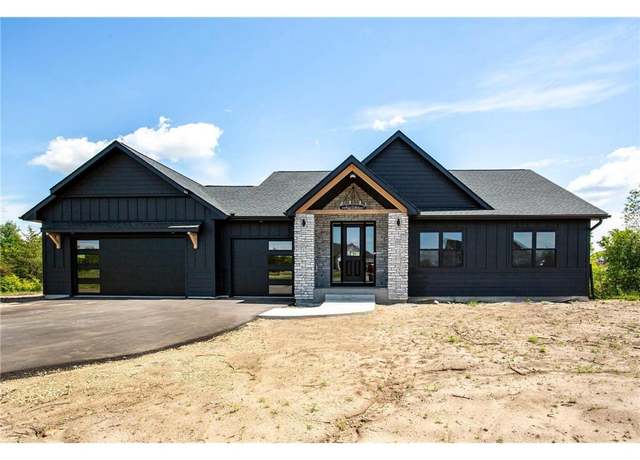 Property at 415 Moelter Ln, Hudson, WI 54016, 4 beds, 3 baths