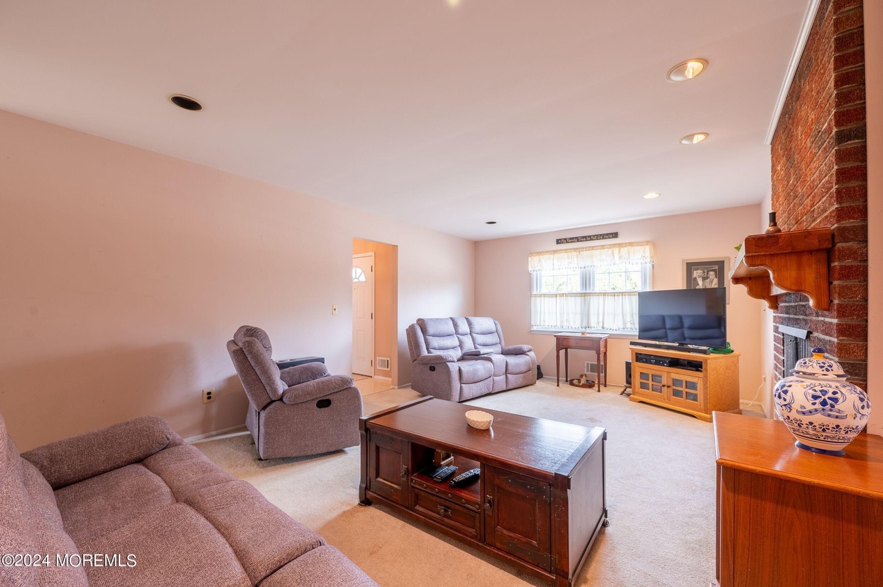 660 Brookside Dr, Toms River, NJ 08753 MLS 22405362 Redfin