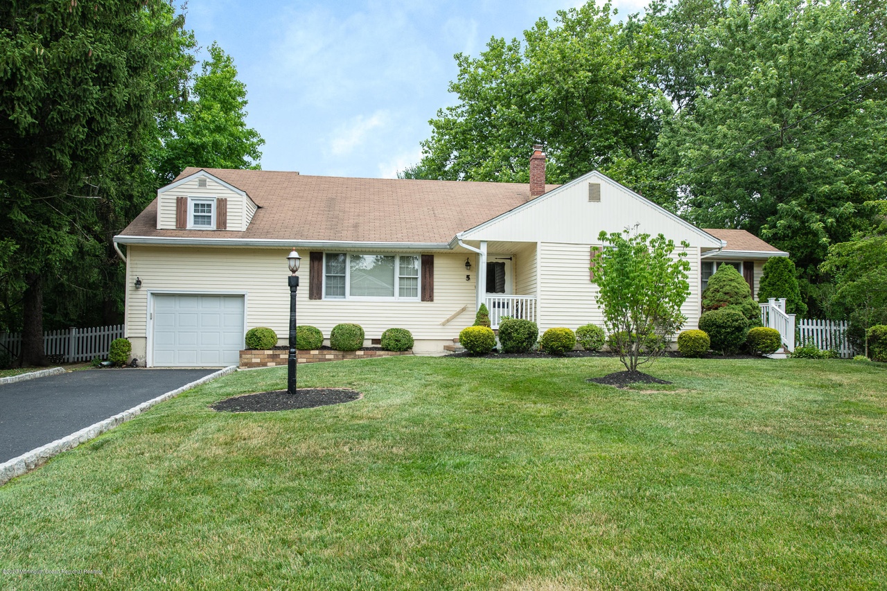 5 Mayfair Rd, Holmdel, NJ 07733 MLS 22021905 Redfin