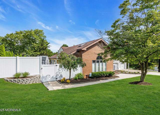 Property at 35 Michael Dr, Middletown, NJ 07748, 4 beds, 3 baths