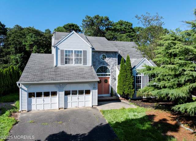 Property at 445 Vista Ct, Brick, NJ 08724, 4 beds, 2.5 baths
