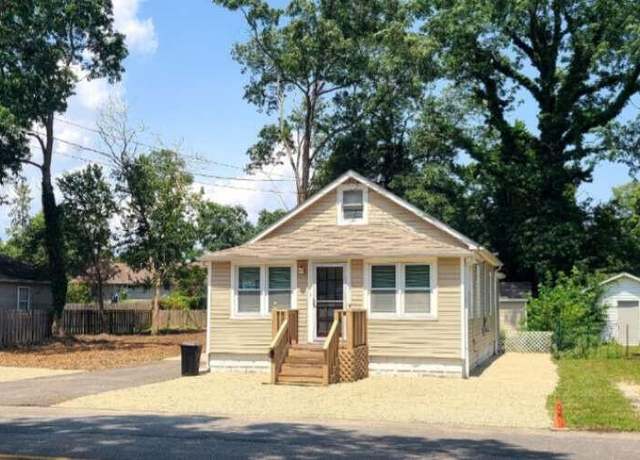 Property at 17 W Arverne Ave, Ocean Gate, NJ 08740, 2 beds, 1 bath