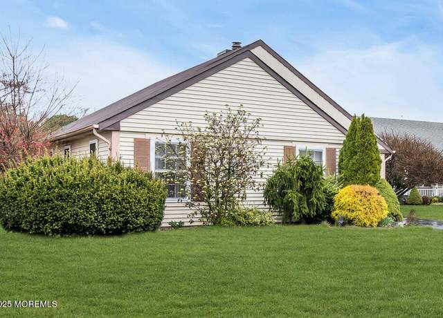 Property at 44 Buckingham Dr N, Manchester, NJ 08759, 2 beds, 2 baths